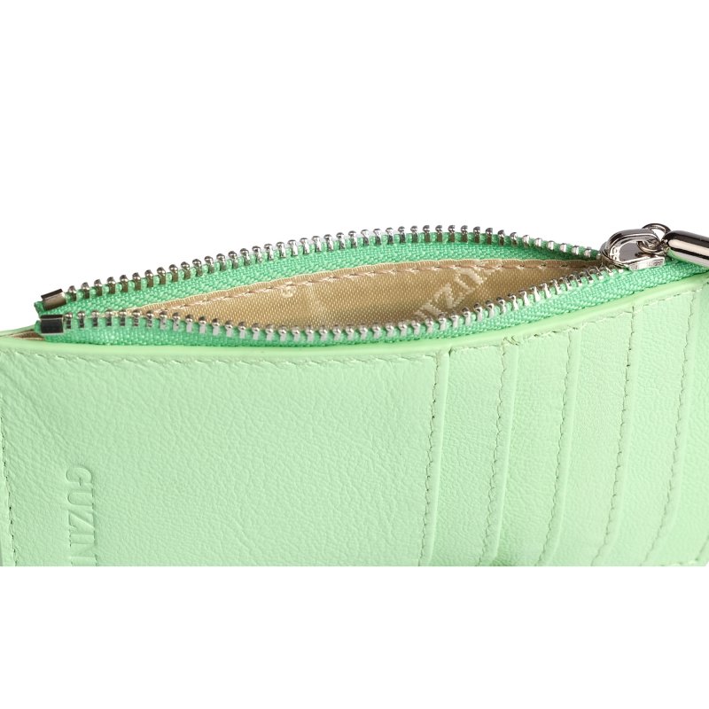 3051 - Fıstık Yeşili